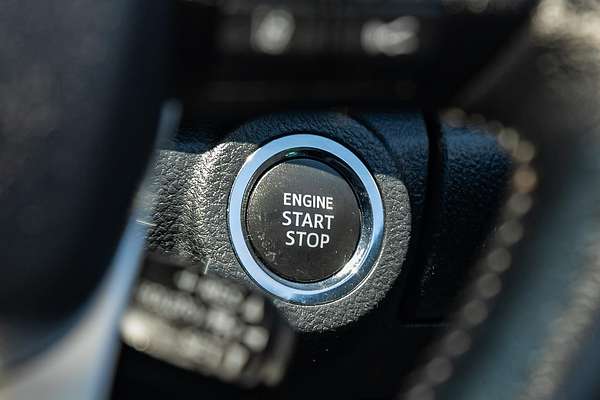 2024 Toyota Hilux SR5 48V GUN126R 4X4