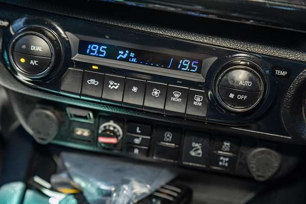 2024 Toyota Hilux SR5 48V GUN126R 4X4