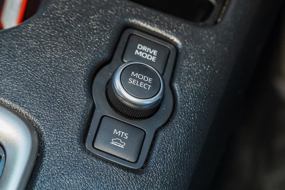 2024 Toyota Hilux SR5 48V GUN126R 4X4