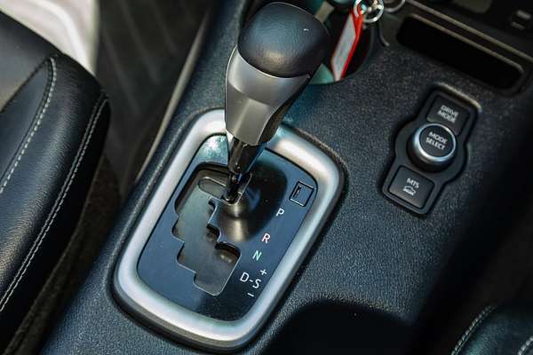 2024 Toyota Hilux SR5 48V GUN126R 4X4