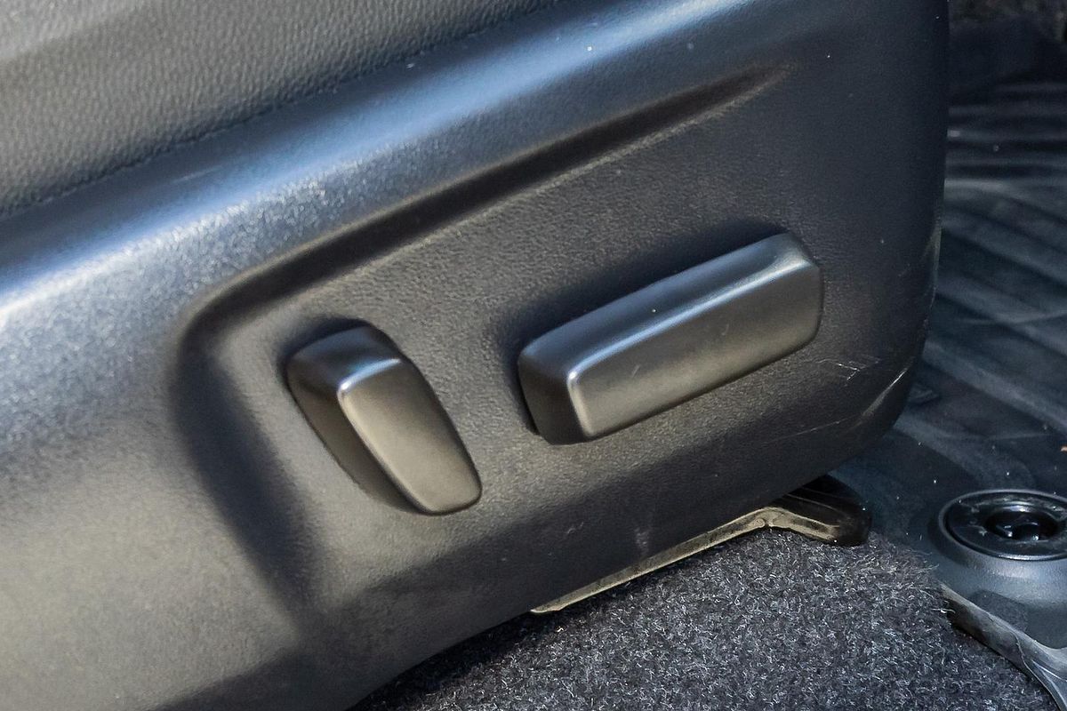 2024 Toyota Hilux SR5 48V GUN126R 4X4