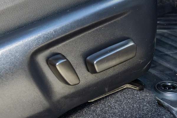 2024 Toyota Hilux SR5 48V GUN126R 4X4