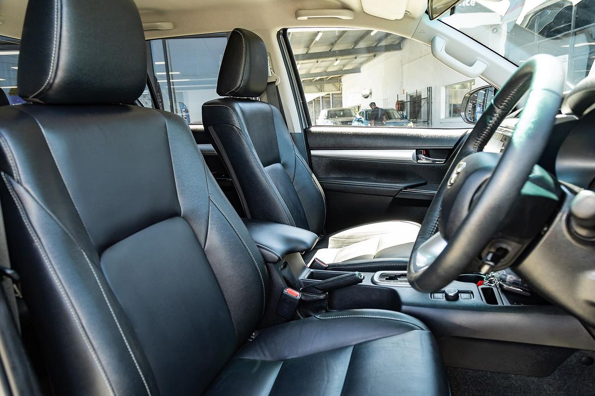 2024 Toyota Hilux SR5 48V GUN126R 4X4