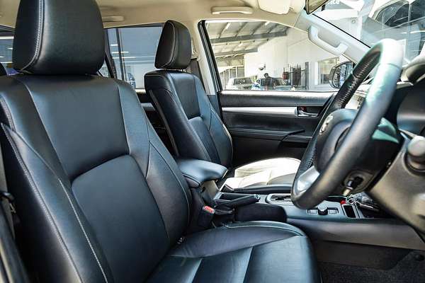 2024 Toyota Hilux SR5 48V GUN126R 4X4