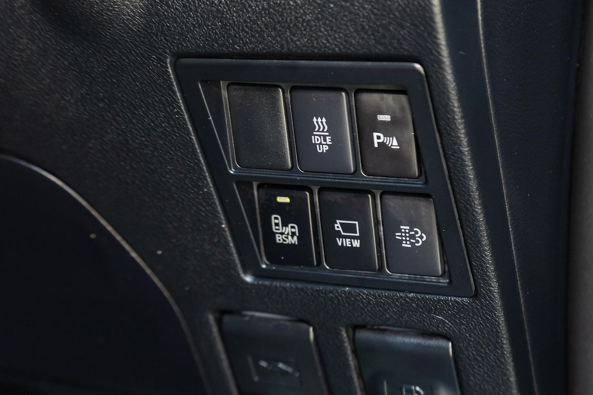 2024 Toyota Hilux SR5 48V GUN126R 4X4