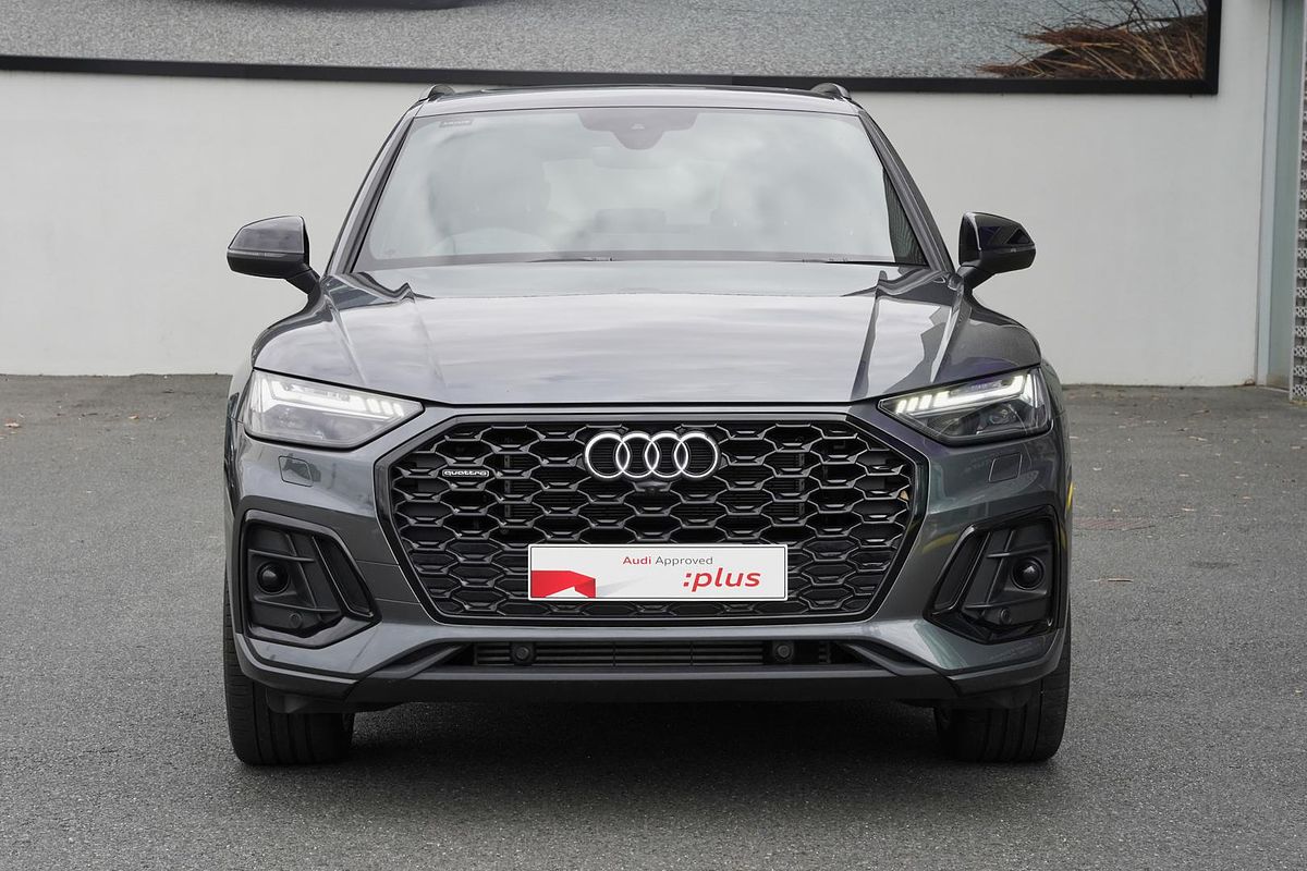 2023 Audi Q5 55 TFSI e S line FY
