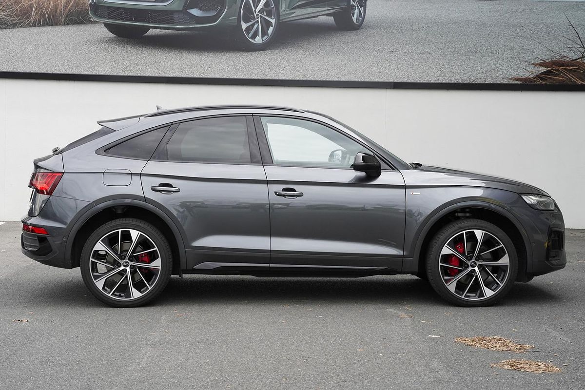 2023 Audi Q5 55 TFSI e S line FY