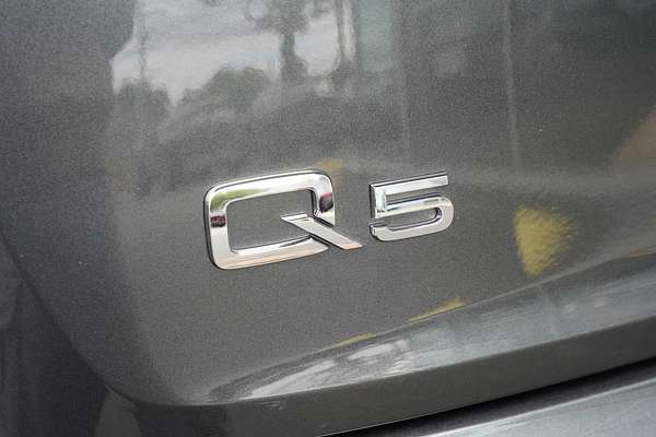 2023 Audi Q5 55 TFSI e S line FY