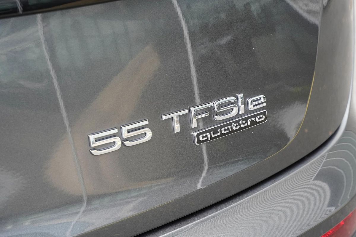 2023 Audi Q5 55 TFSI e S line FY