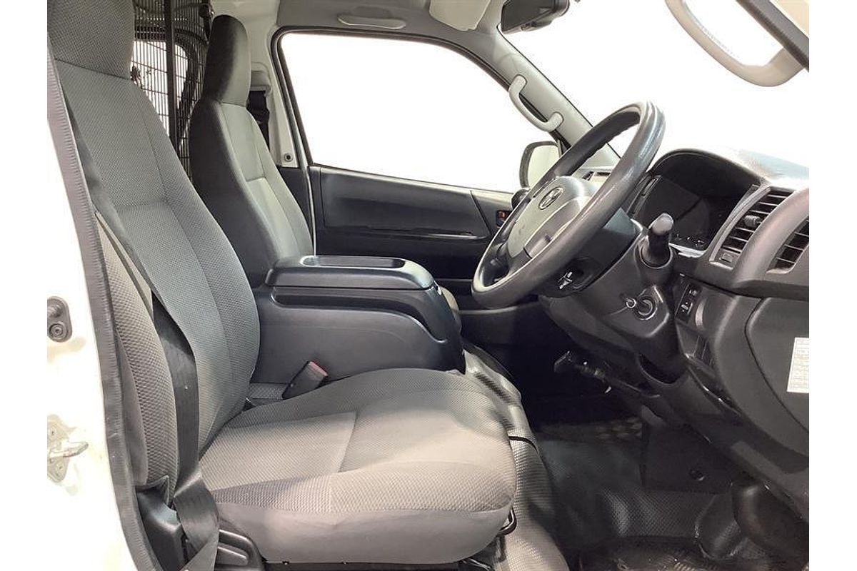 2016 Toyota Hiace TRH201R LWB