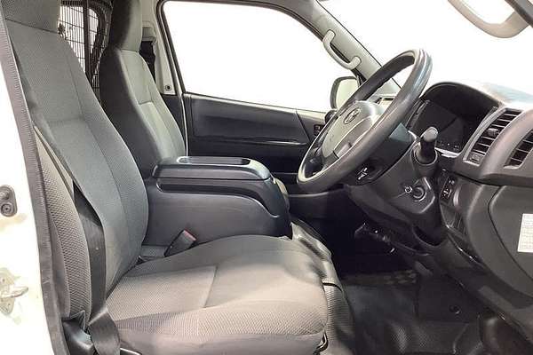 2016 Toyota Hiace TRH201R LWB