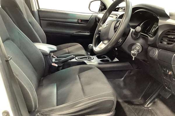 2020 Toyota Hilux SR GUN126R 4X4