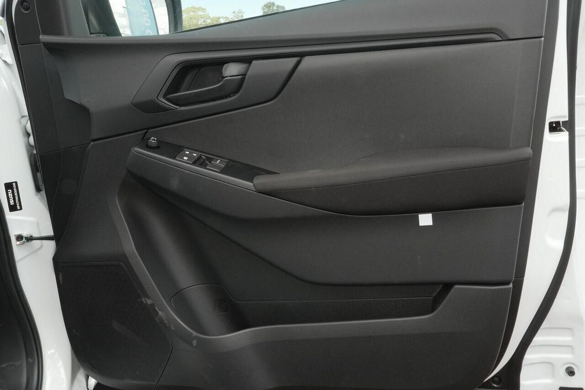 2025 Isuzu D-MAX SX High Ride Rear Wheel Drive