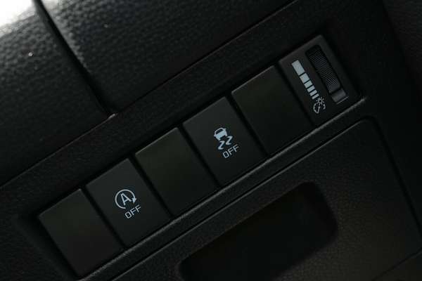 2025 Isuzu D-MAX SX High Ride Rear Wheel Drive