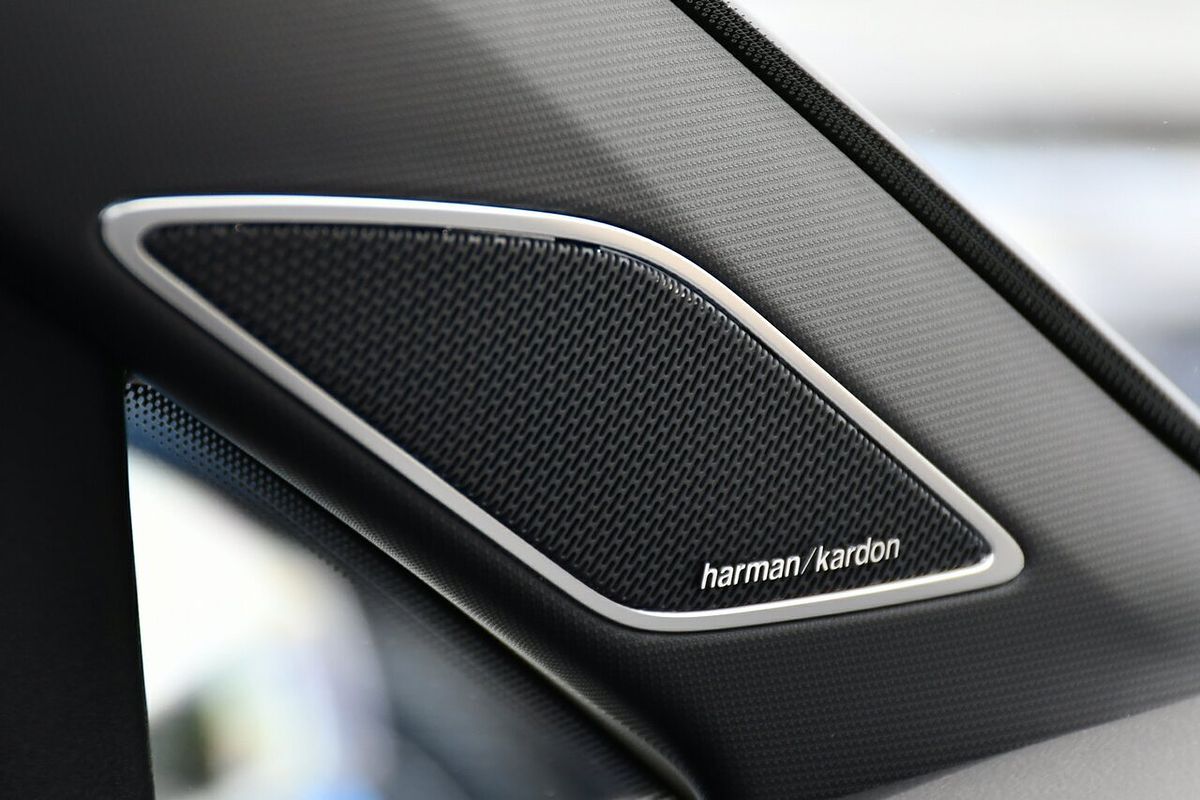 2023 Volkswagen Golf R 8