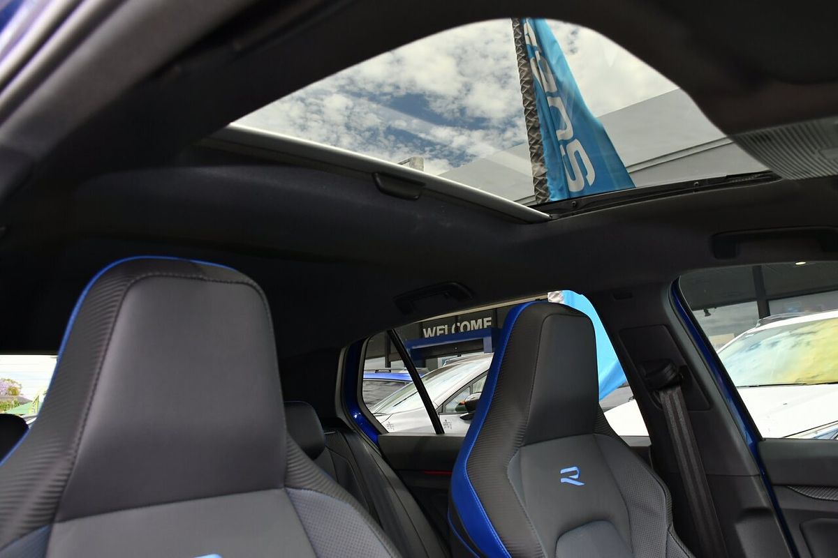 2023 Volkswagen Golf R 8