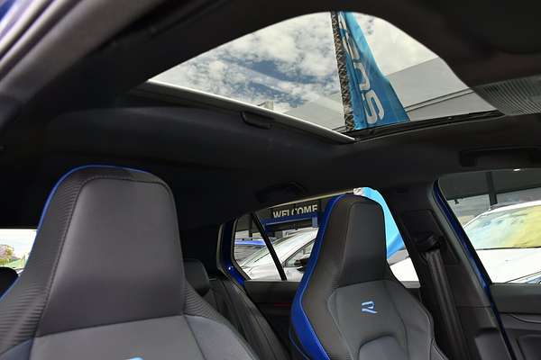 2023 Volkswagen Golf R 8