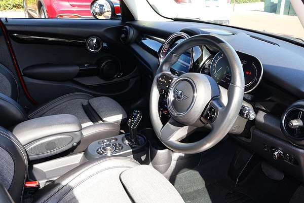 2021 MINI Hatch Cooper Classic F55 LCI-2