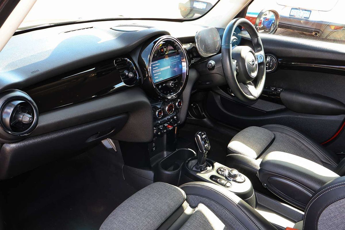 2021 MINI Hatch Cooper Classic F55 LCI-2