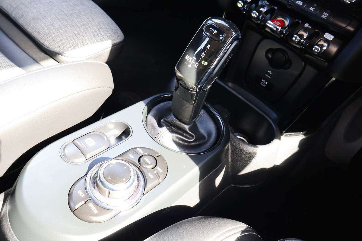 2021 MINI Hatch Cooper Classic F55 LCI-2