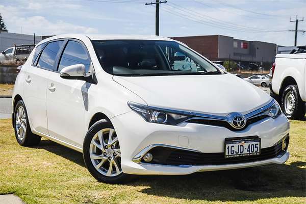 2017 Toyota Corolla Ascent Sport ZRE182R