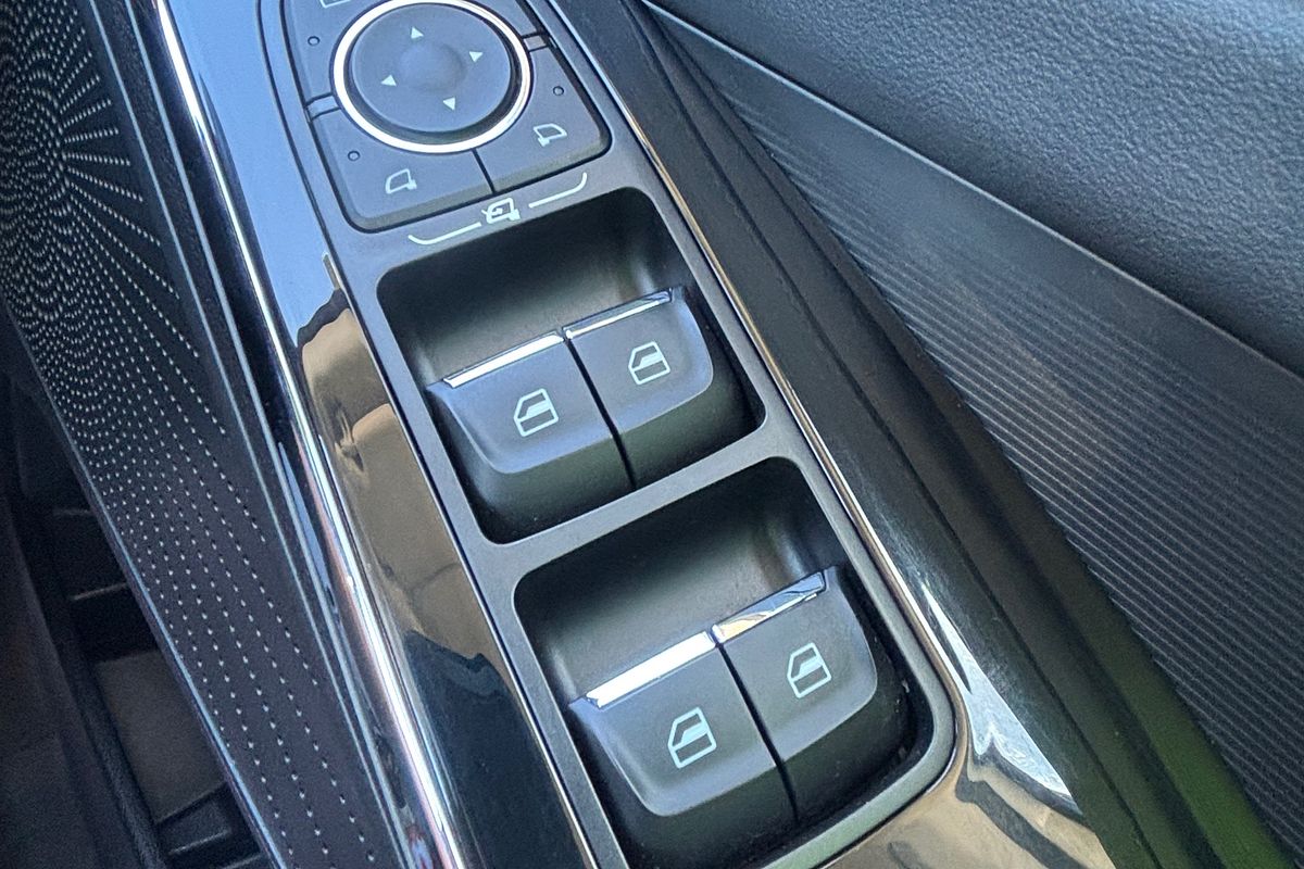 2023 GWM Haval H6 Lux Hybrid B01