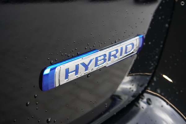 2025 Suzuki Swift Hybrid UZ