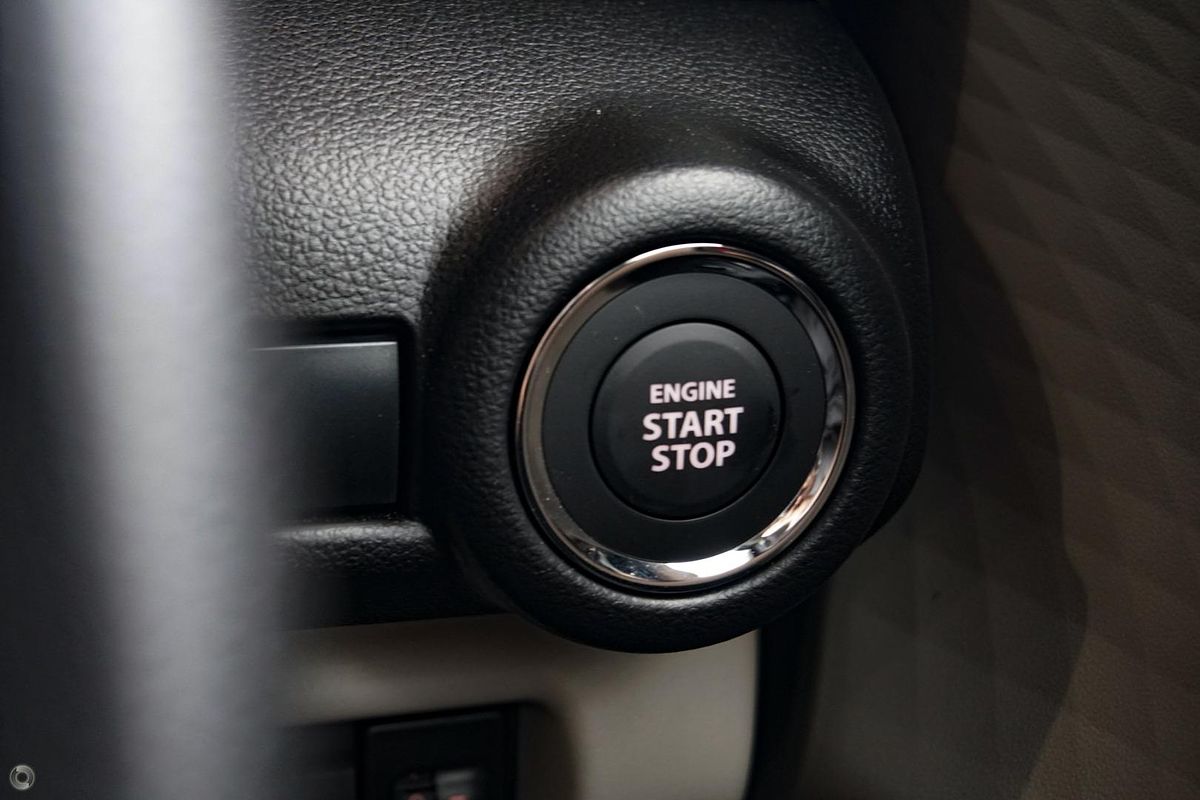 2025 Suzuki Swift Hybrid UZ