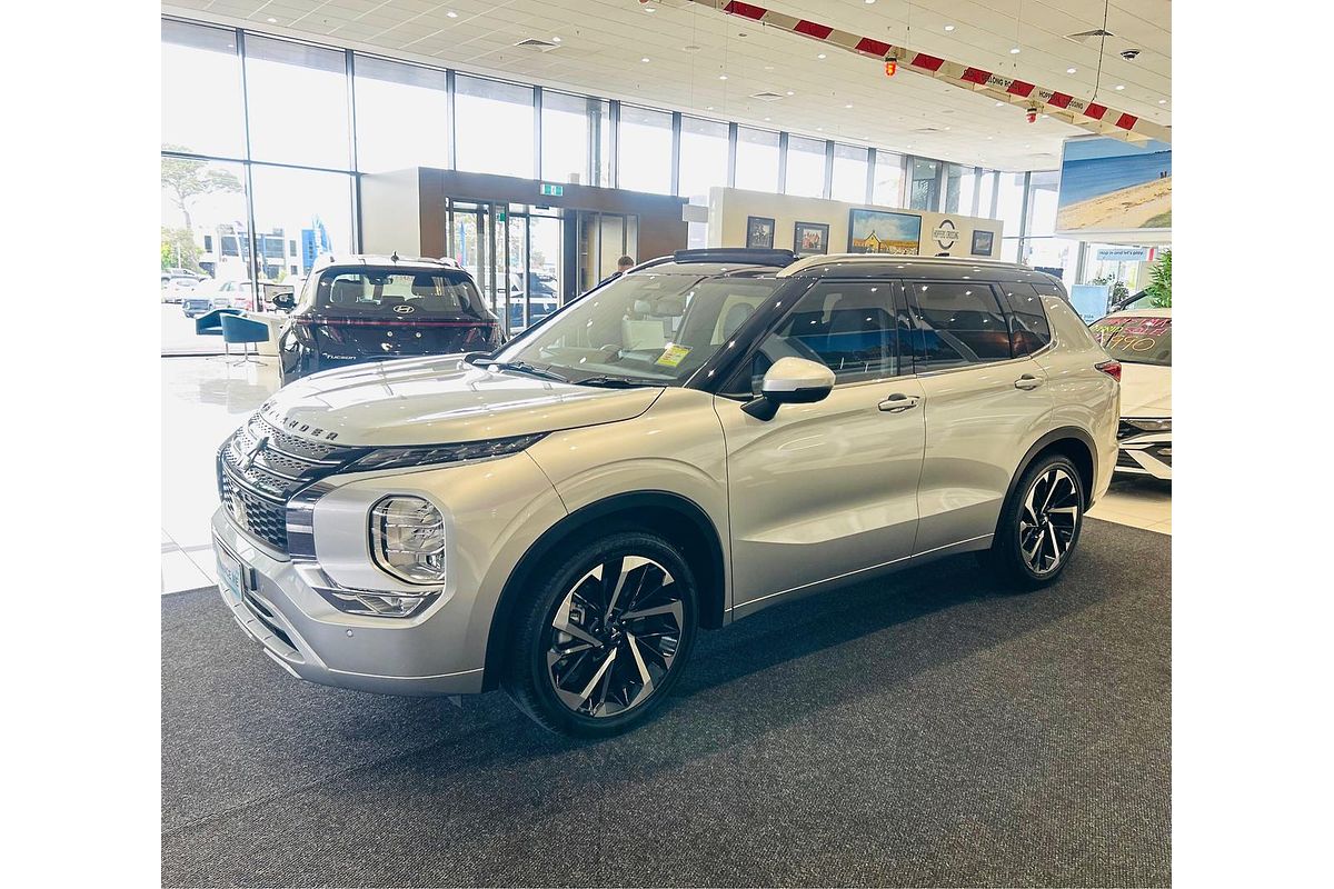 2024 Mitsubishi Outlander Exceed Tourer ZM