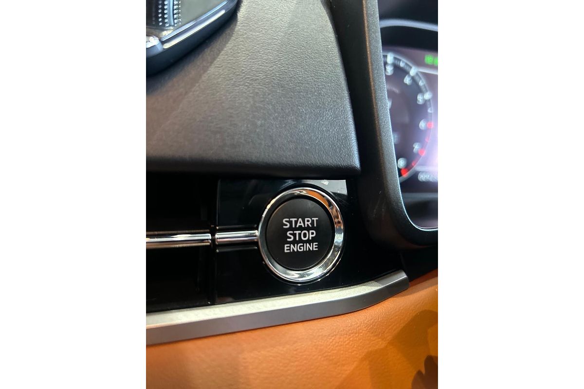 2024 Mitsubishi Outlander Exceed Tourer ZM