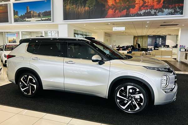 2024 Mitsubishi Outlander Exceed Tourer ZM