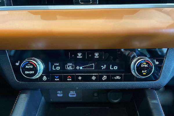 2024 Mitsubishi Outlander Exceed Tourer ZM