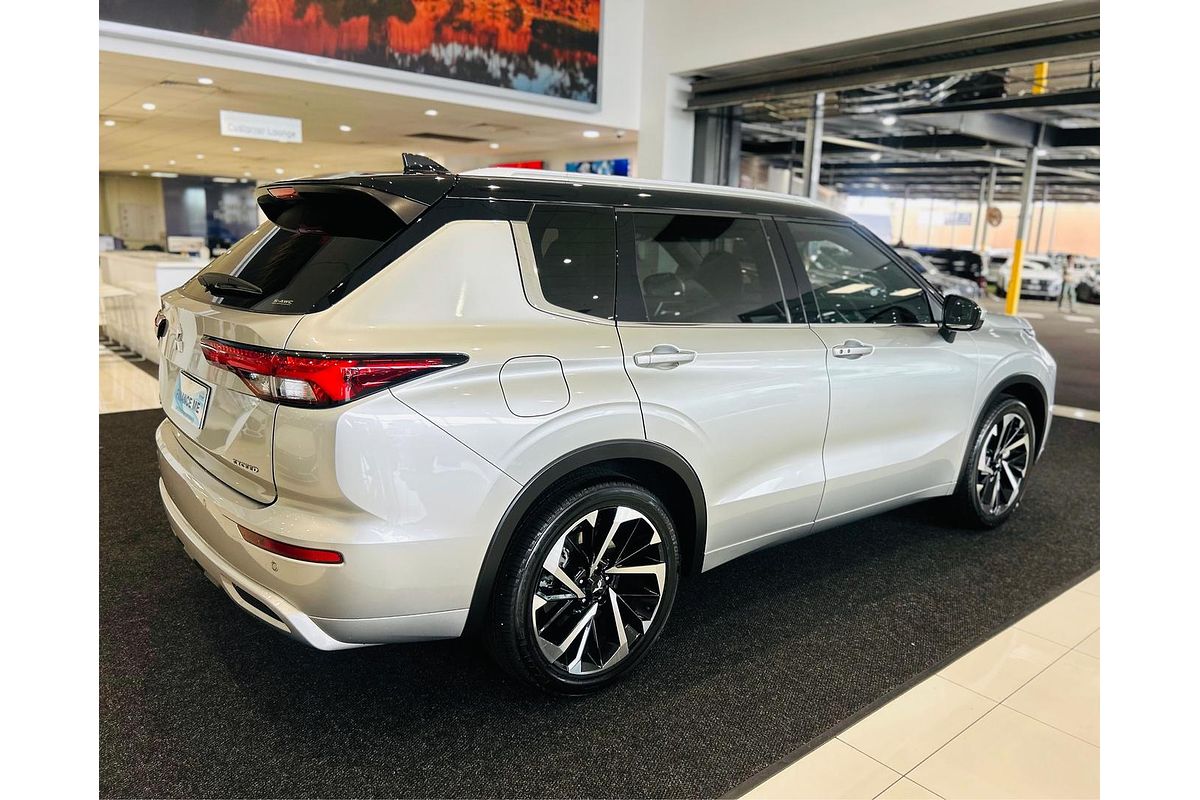 2024 Mitsubishi Outlander Exceed Tourer ZM