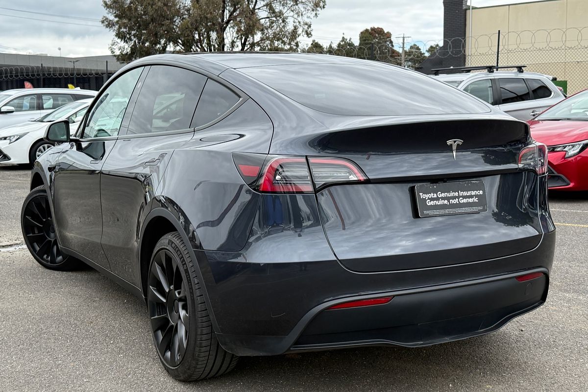 2024 Tesla Model Y REAR-WHEEL DRIVE MY24