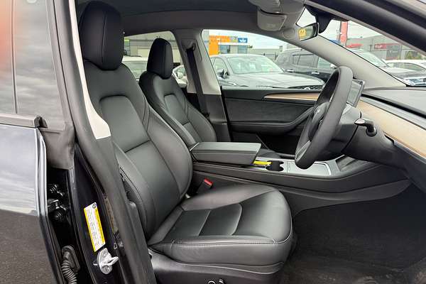 2024 Tesla Model Y REAR-WHEEL DRIVE MY24