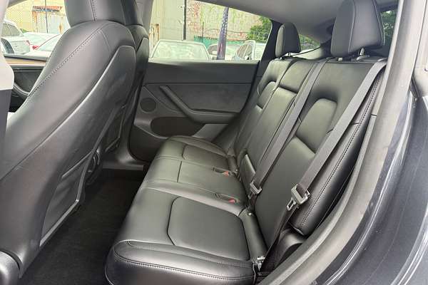 2024 Tesla Model Y REAR-WHEEL DRIVE MY24