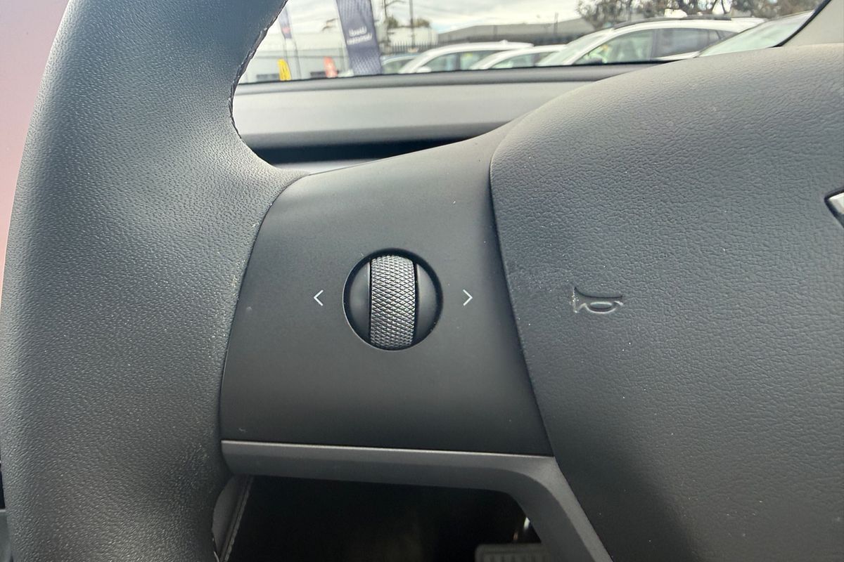 2024 Tesla Model Y REAR-WHEEL DRIVE MY24