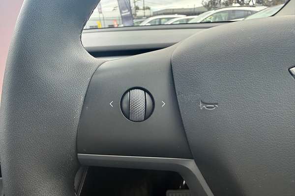 2024 Tesla Model Y REAR-WHEEL DRIVE MY24