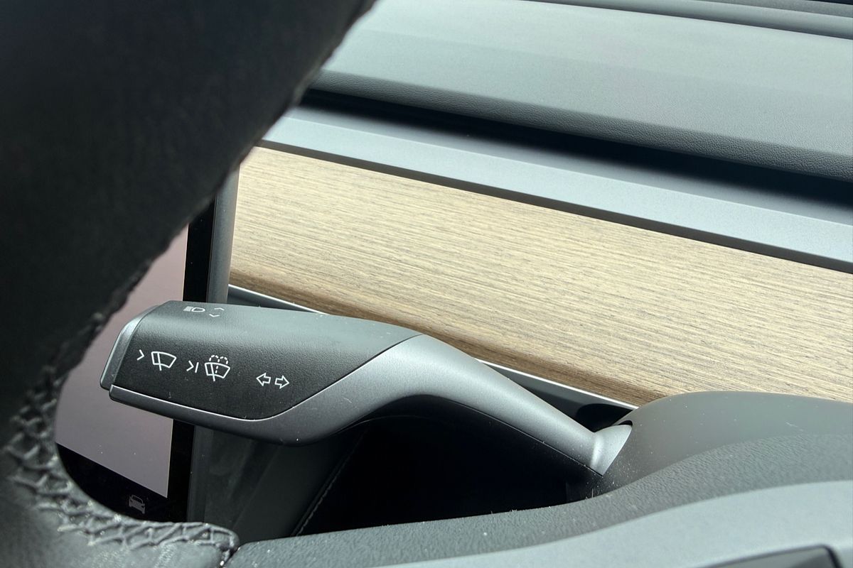 2024 Tesla Model Y REAR-WHEEL DRIVE MY24