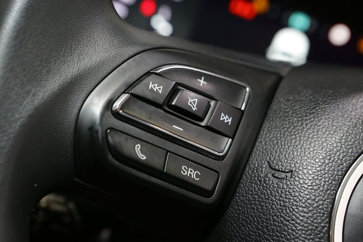 2022 MG HS Core SAS23