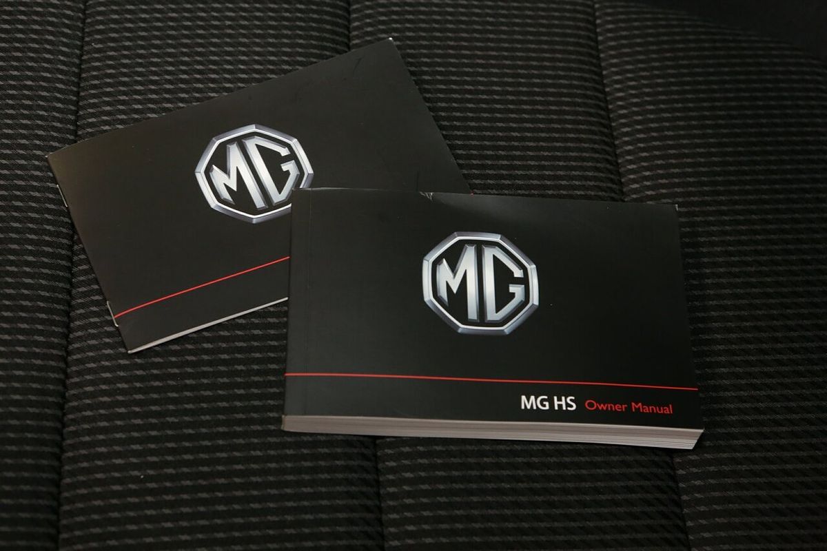 2022 MG HS Core SAS23