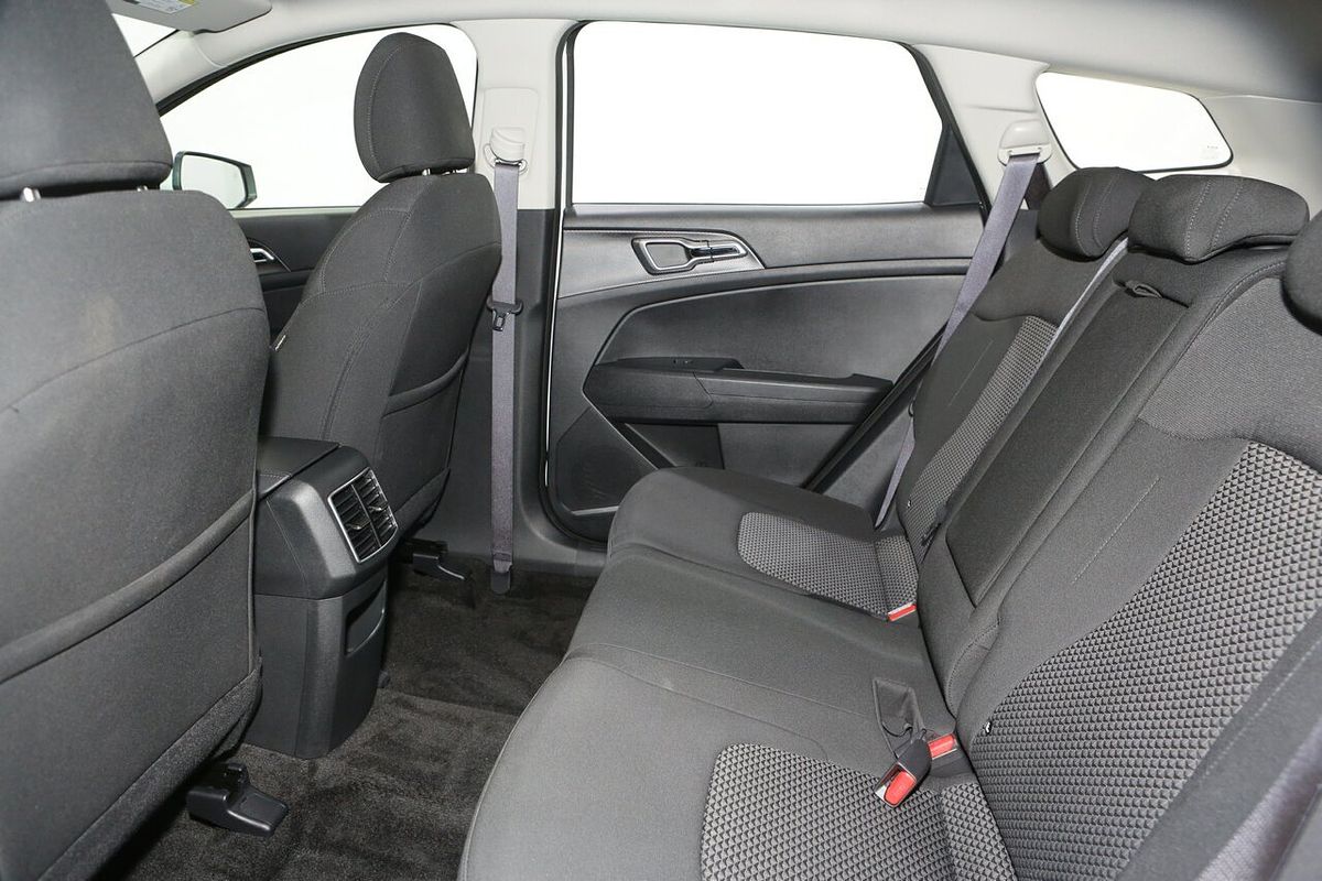 2025 Kia Sportage S NQ5