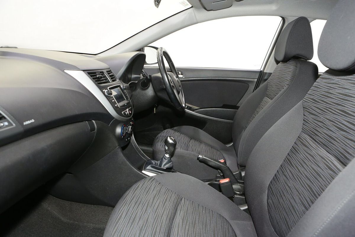 2019 Hyundai Accent Sport RB6