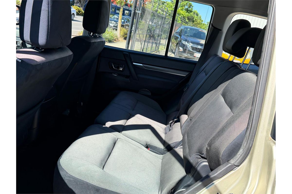 2010 Mitsubishi Pajero Activ NT