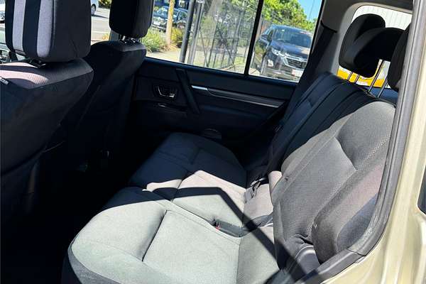 2010 Mitsubishi Pajero Activ NT