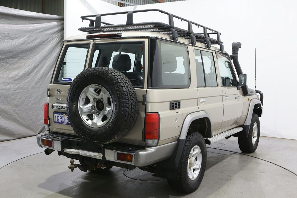 2014 Toyota Landcruiser GXL VDJ76R