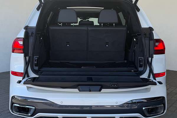 2020 BMW X7 xDrive30d M Sport Dark Shadow Edition G07