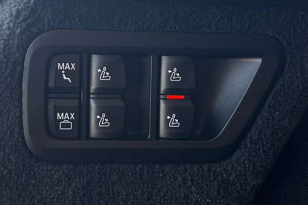 2020 BMW X7 xDrive30d M Sport Dark Shadow Edition G07