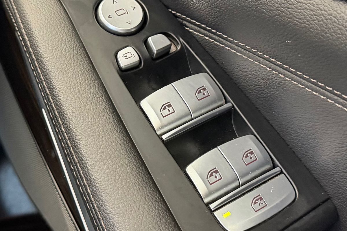 2020 BMW X7 xDrive30d M Sport Dark Shadow Edition G07