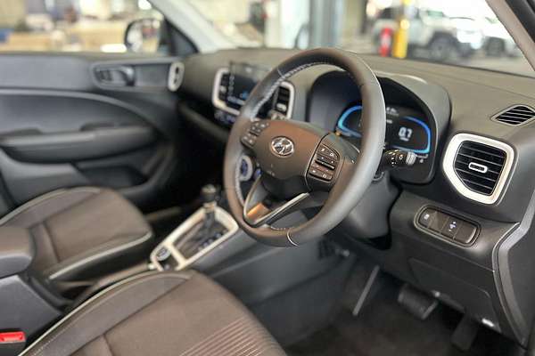 2025 Hyundai Venue Elite QX.V5